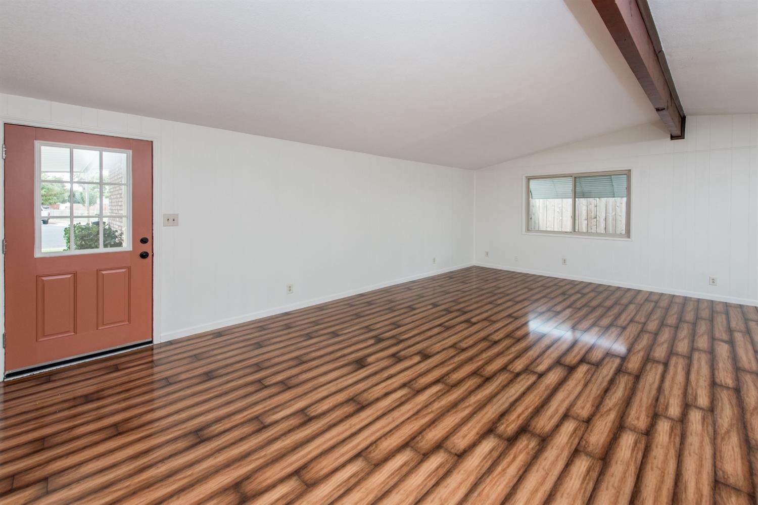 145 Rall Avenue Clovis, CA 93612 - Photo 2 of 25