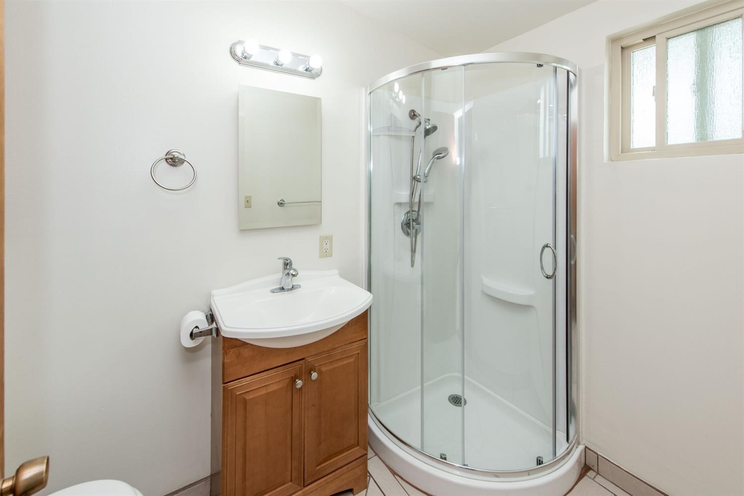 145 Rall Avenue Clovis, CA 93612 - Photo 17 of 25