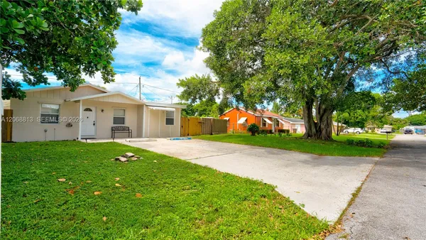 $475,000 | 3344 Plaza Place, Lake Worth, FL 33462