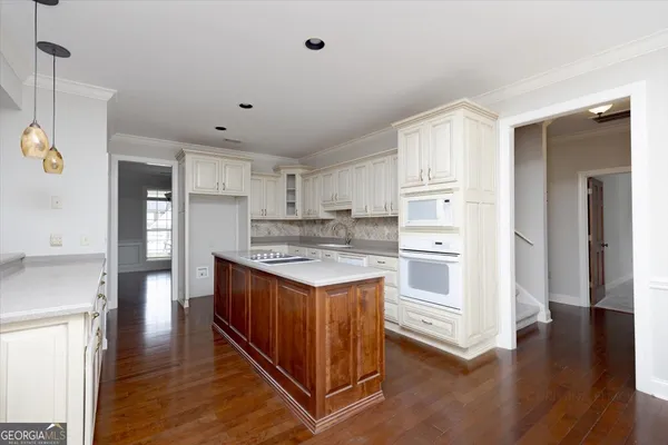 $599,000 | 32 Willow Lake Drive, Warner Robins, GA 31093