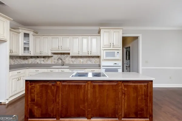 $599,000 | 32 Willow Lake Drive, Warner Robins, GA 31093