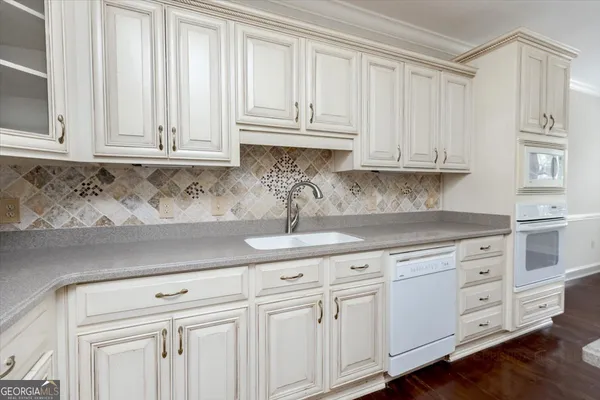 $599,000 | 32 Willow Lake Drive, Warner Robins, GA 31093