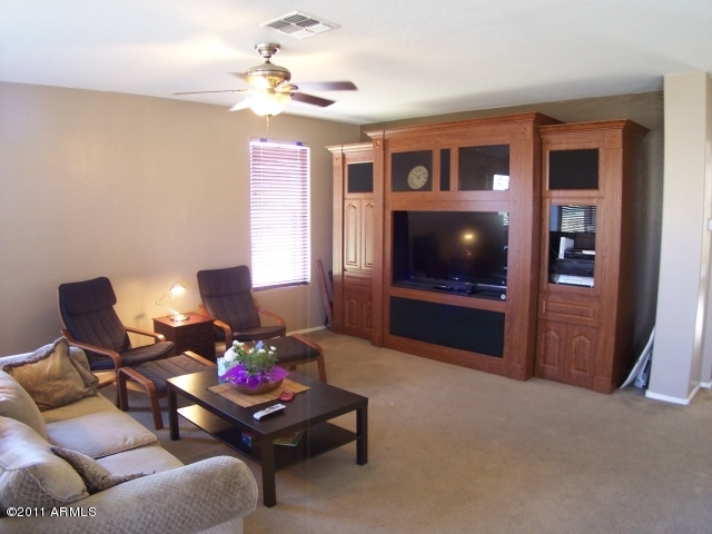 3696 South Martingale Road Gilbert, AZ 85297 - Photo 9 of 36 FAMILY ROOM