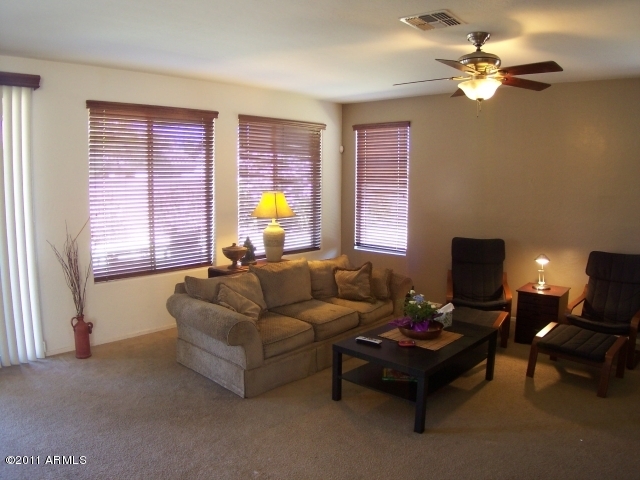 3696 South Martingale Road Gilbert, AZ 85297 - Photo 10 of 36 FAMILY ROOM
