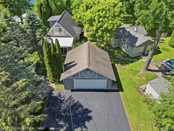 $650,000 | 10435 Spring Street, Fenton, MI 48430
