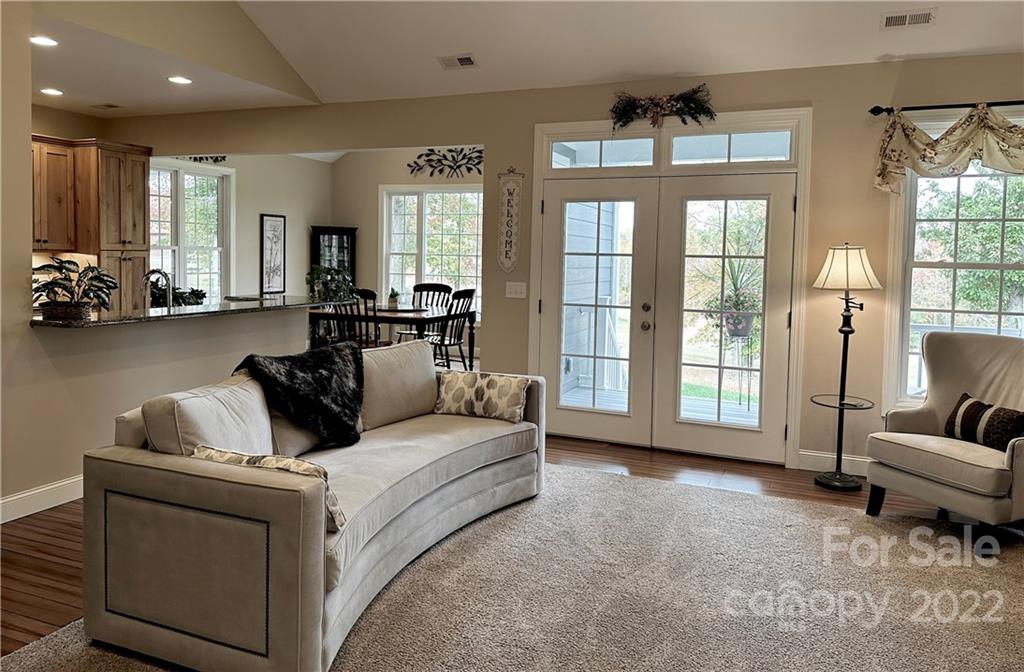 702 Players Ridge Road Hickory, NC 28601 - Photo 5 of 47 Gallery Image 5