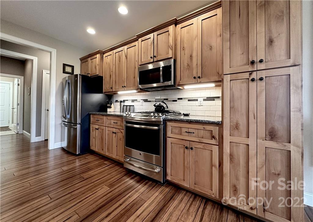 702 Players Ridge Road Hickory, NC 28601 - Photo 7 of 47 Gallery Image 7