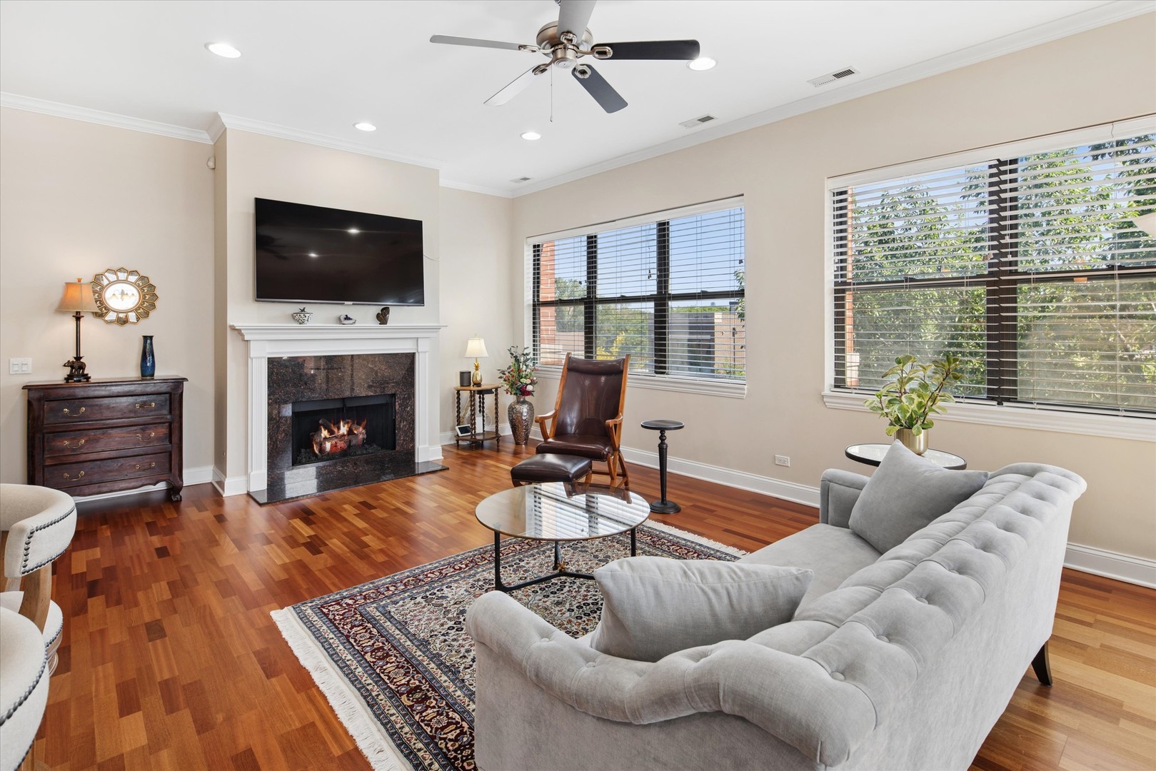 1908 West Irving Park Road, Unit 402 Chicago, IL 60613 - Photo 2 of 24