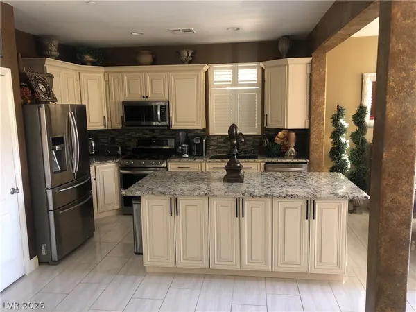 $2,350 | 1053 Cactus Rock Street, Henderson, NV 89011