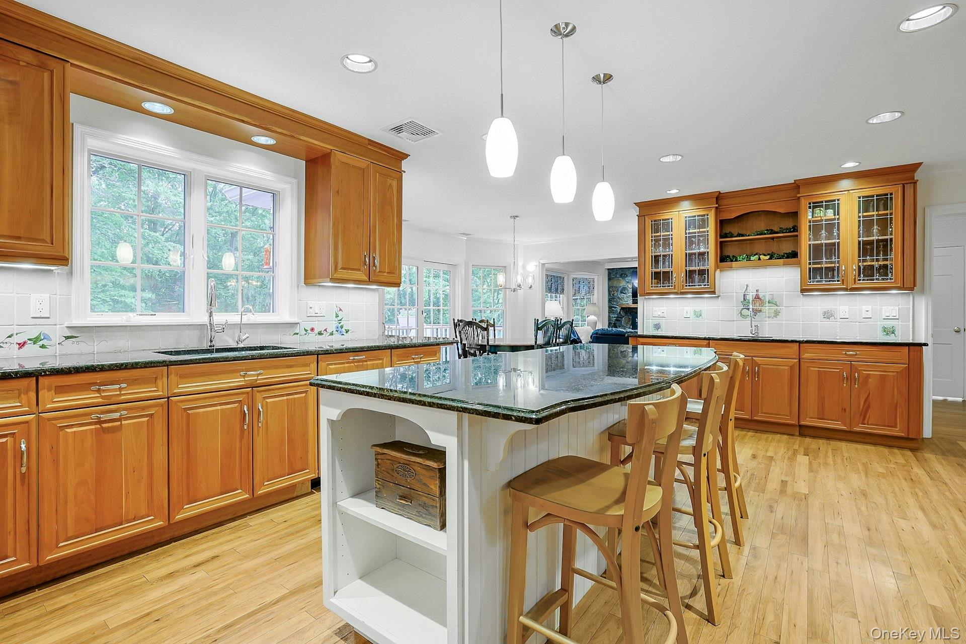 47 Jackson Road Bedford, NY 10506 - Photo 15 of 41