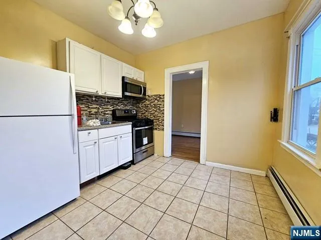 $1,800 | 59 Robinson Street, Unit 1R, Teaneck, NJ 07666