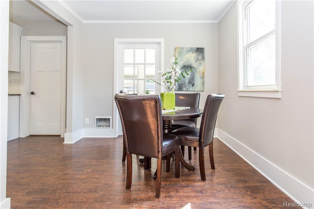 3408 Durham Road Royal Oak, MI 48073 - Photo 4 of 21 5.jpg