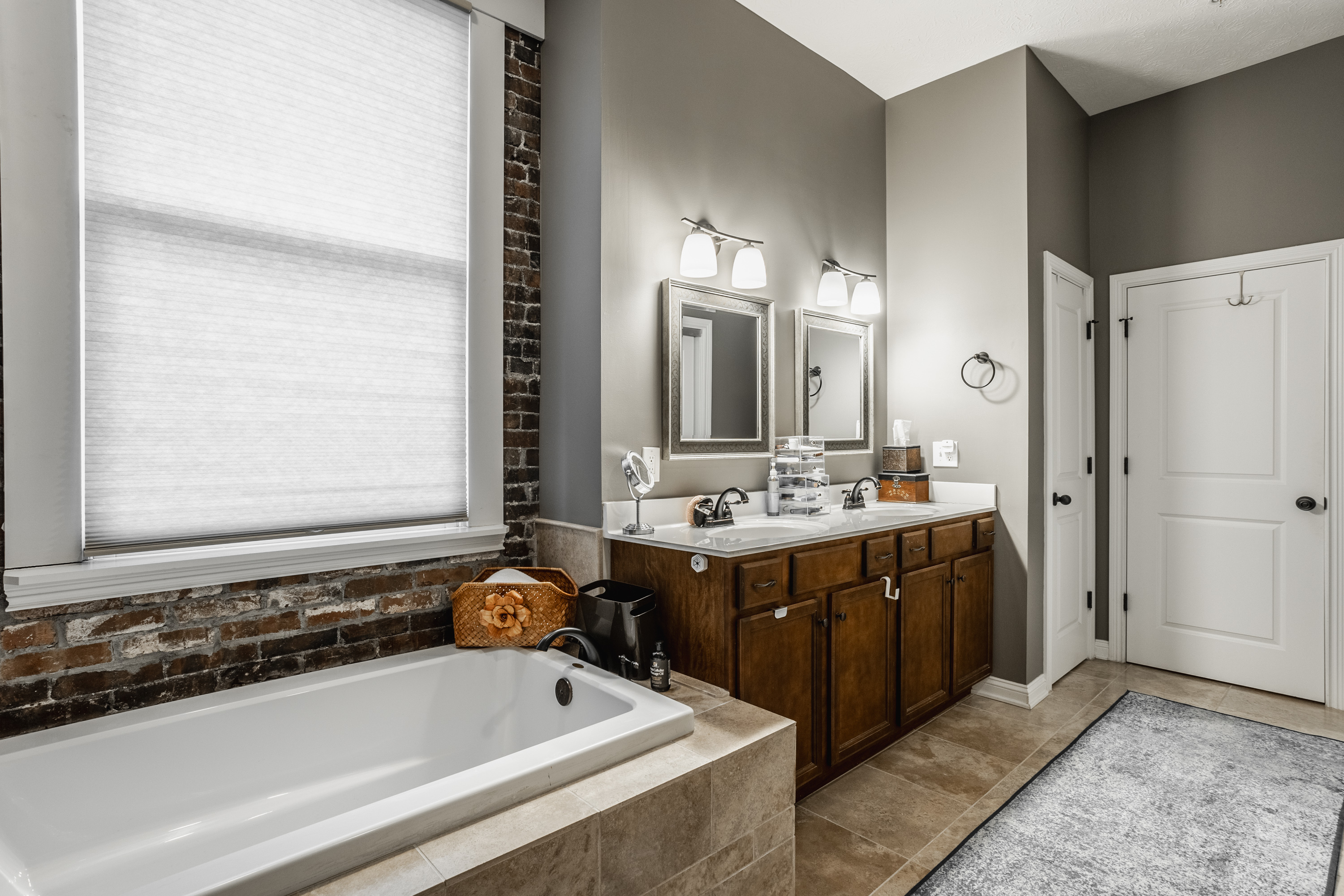 5813 Lawton Loop E Drive, Unit 4 Indianapolis, IN 46216 - Photo 20 of 35