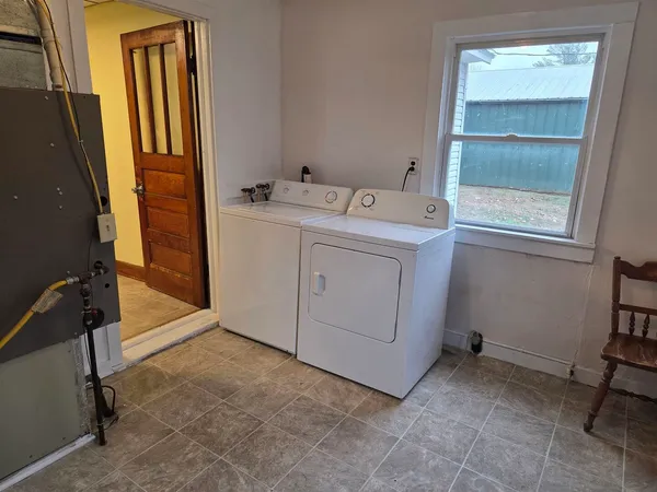 $69,500 | 107 West Carpenter Street, McLeansboro, IL 62859