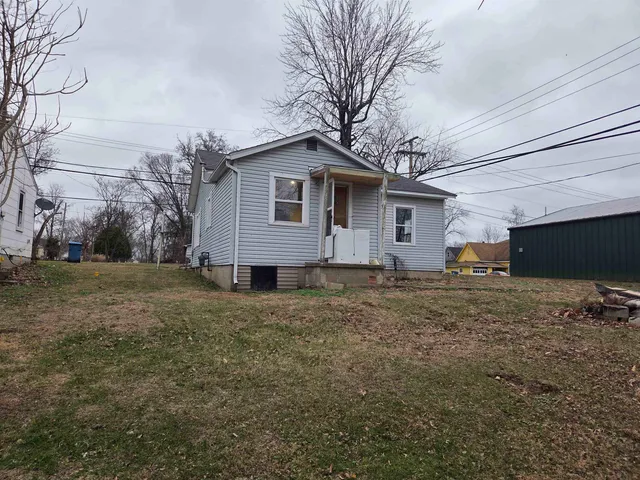 $75,000 | 107 West Carpenter Street, McLeansboro, IL 62859