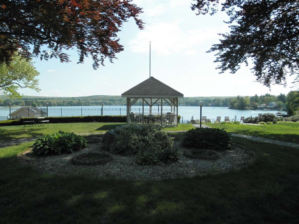 506 Beacon Park Road, Unit 506 Webster, MA 01570 - Photo 4 of 42 Gallery Image 4