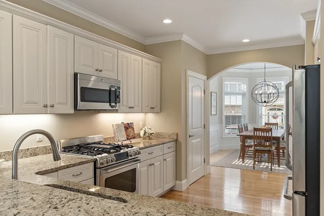 $1,390,000 | 527 Salem Street, Unit 42, Lynnfield, MA 01940