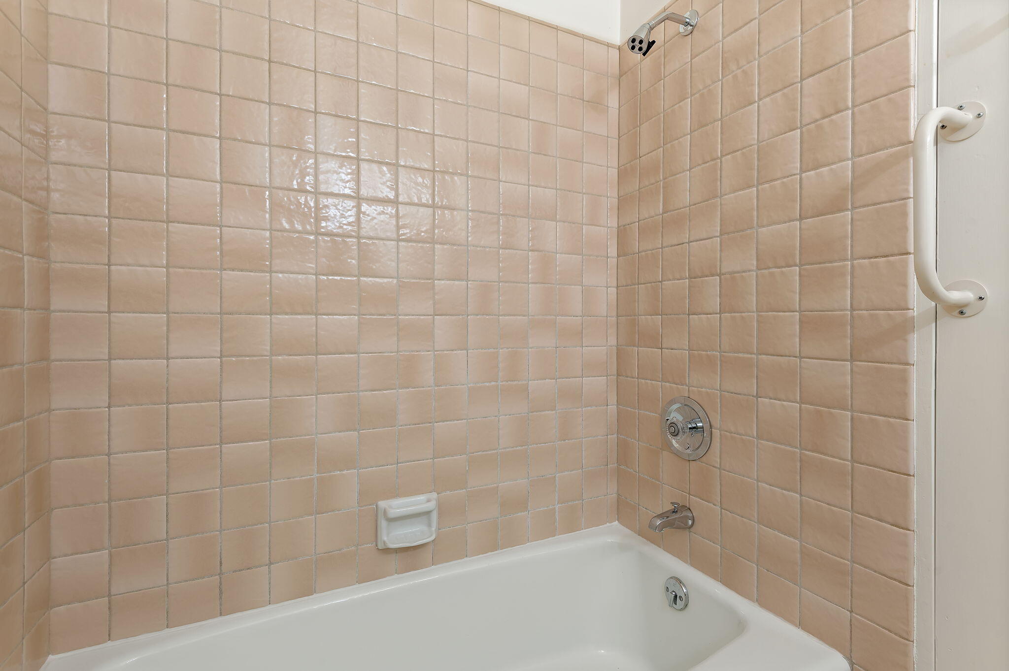 809 Moreno Road Santa Barbara, CA 93103 - Photo 25 of 31 Bathroom 2