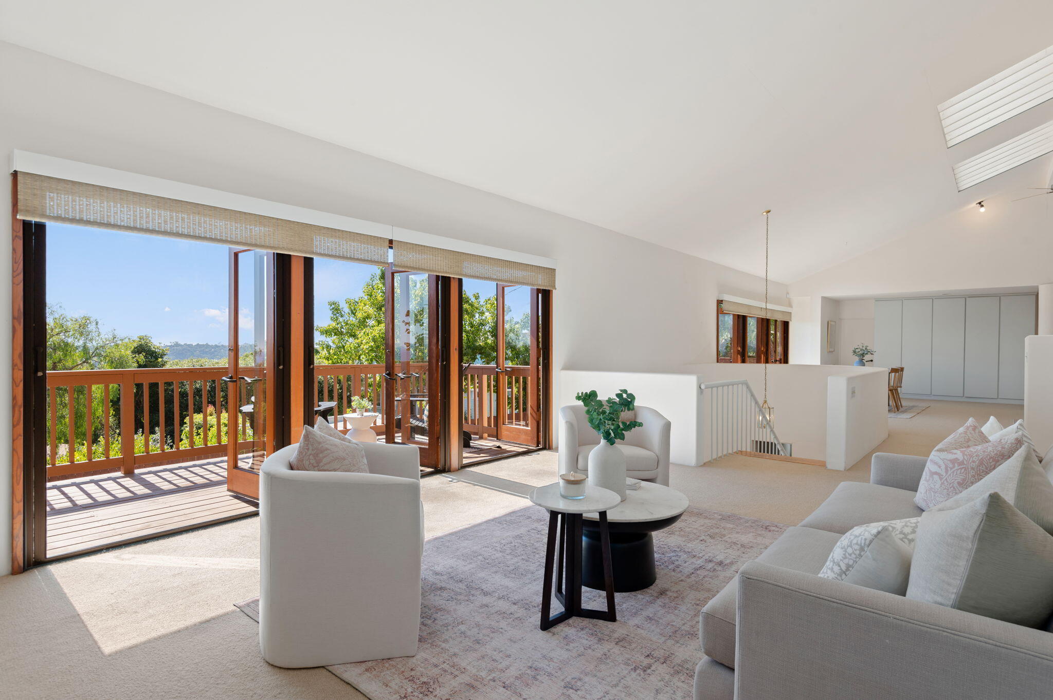 809 Moreno Road Santa Barbara, CA 93103 - Photo 4 of 31 Living Roo