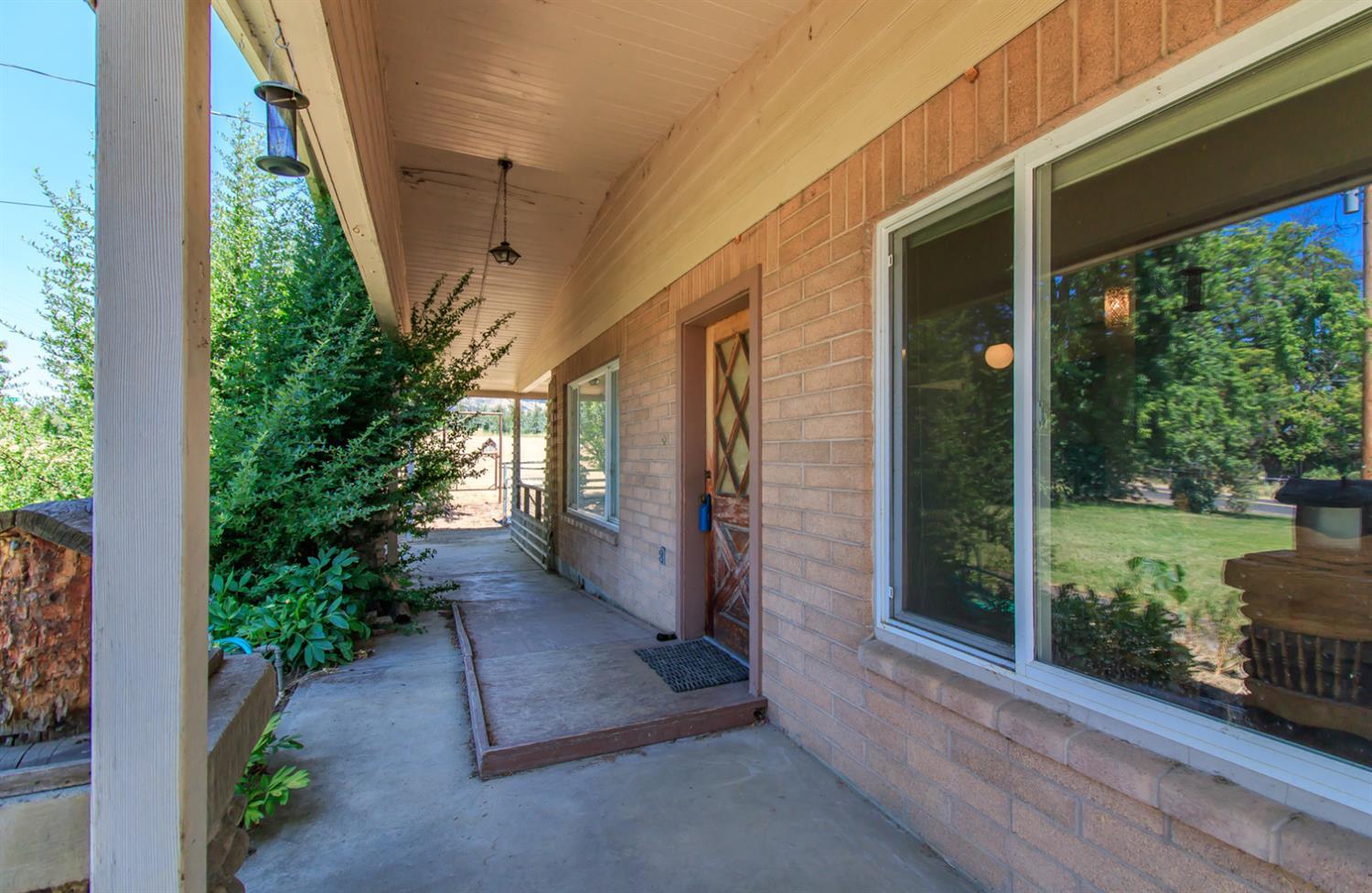 1039 West Valley View Road Ashland, OR 97520 - Photo 3 of 32 Additional Photo