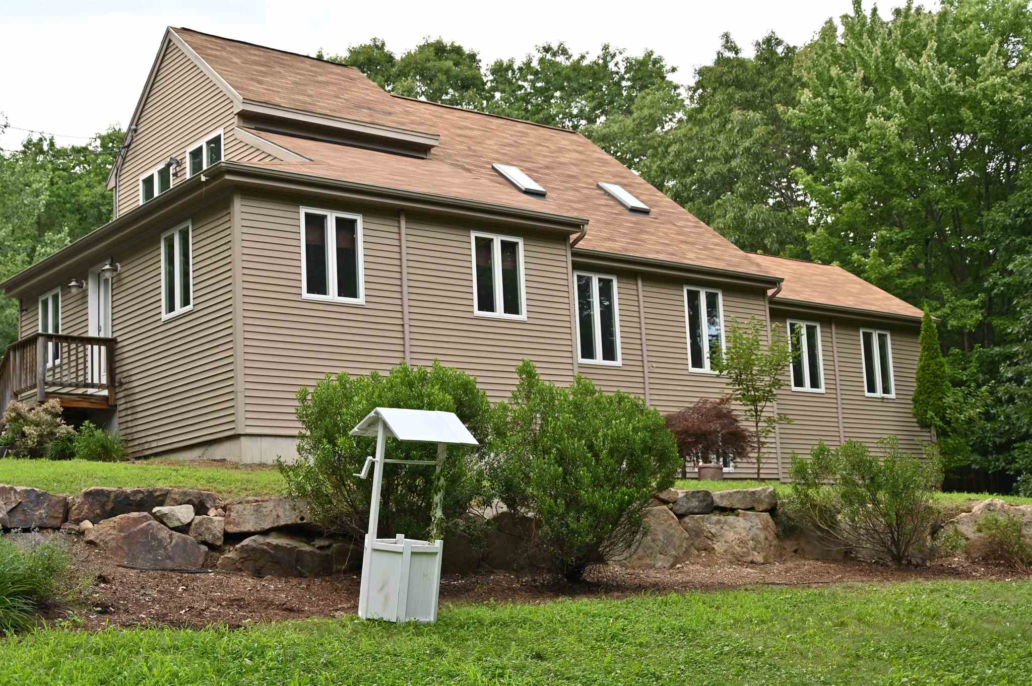 15 Hoyt Road Goffstown, NH 03045 - Photo 1 of 33