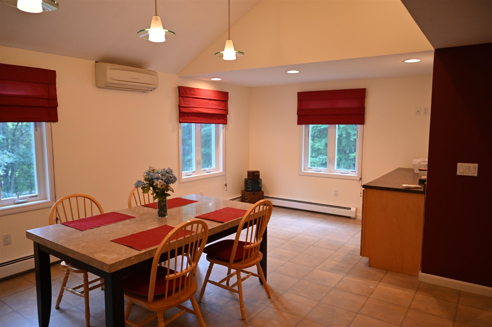15 Hoyt Road Goffstown, NH 03045 - Photo 8 of 33