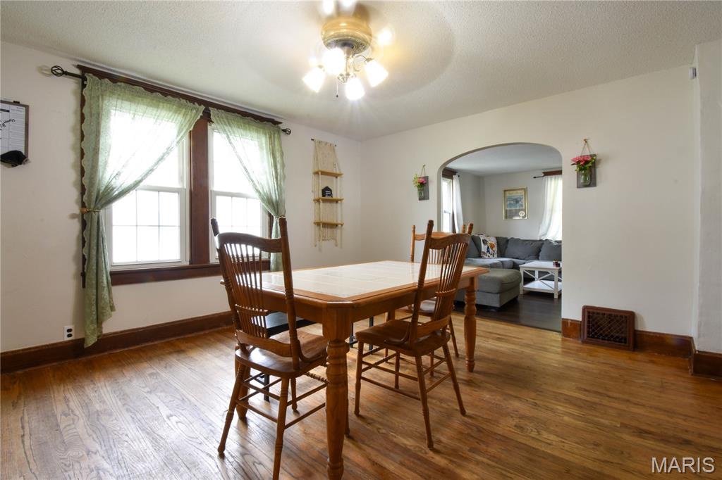 208 Wisconsin Avenue Alton, IL 62002 - Photo 8 of 27
