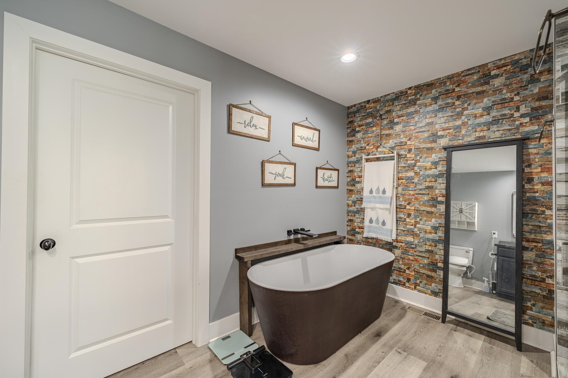 315 Timber Ridge Drive Counce, TN 38326 - Photo 19 of 40 a bathroom with a bathtub and shower