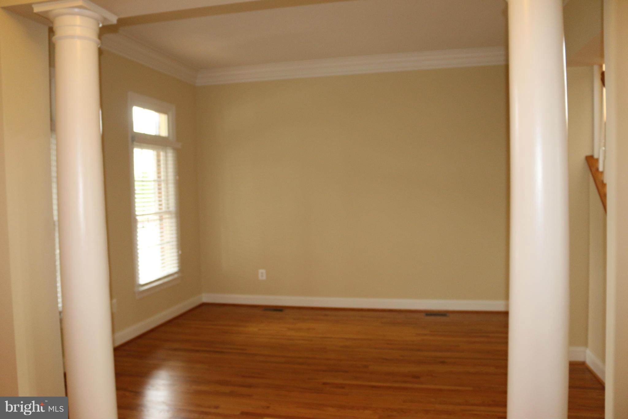 8267 Roxborough Loop Gainesville, VA 20155 - Photo 5 of 30 Living Room