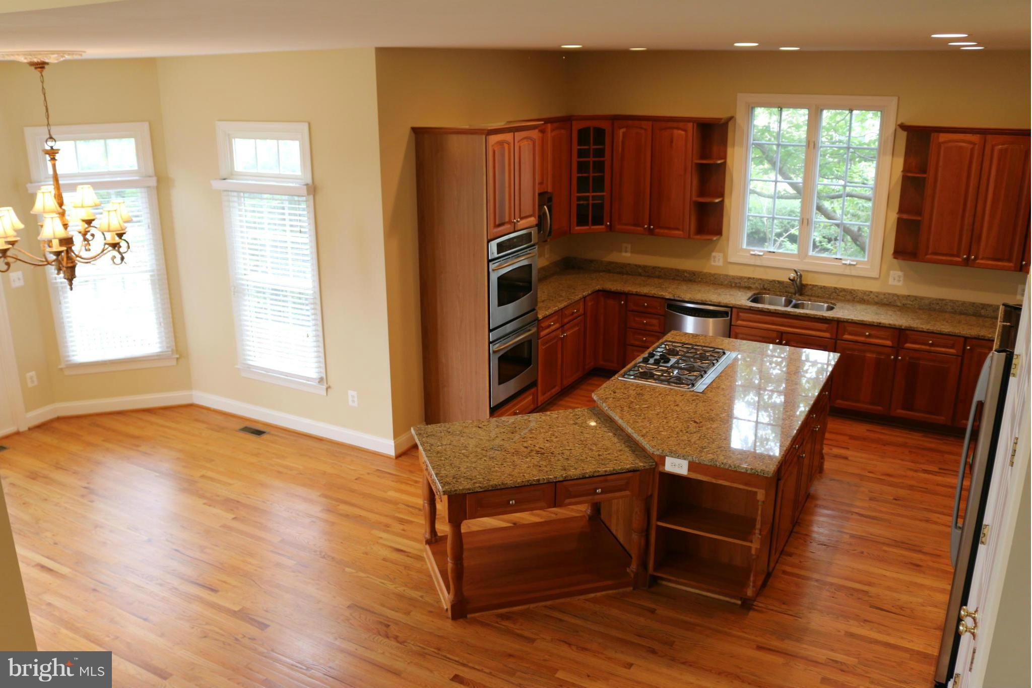 8267 Roxborough Loop Gainesville, VA 20155 - Photo 8 of 30 Kitchen