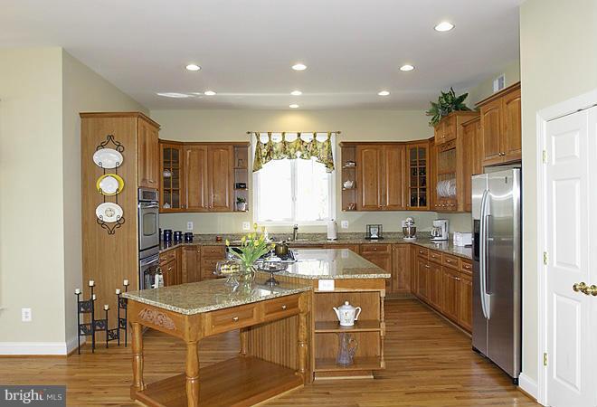 8267 Roxborough Loop Gainesville, VA 20155 - Photo 9 of 30 Kitchen
