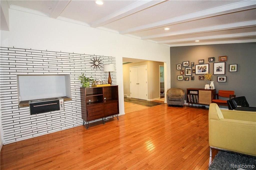 19312 Beverly Road Beverly Hills, MI 48025 - Photo 23 of 50