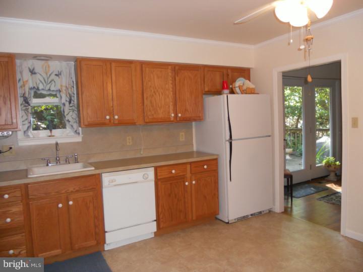 418 Icedale Road Honey Brook, PA 19344 - Photo 6 of 19 Kitchen