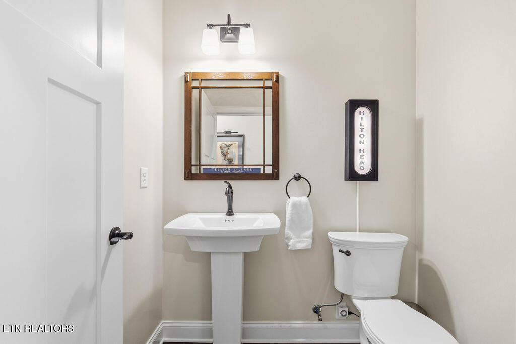 179 Oonoga Way Loudon, TN 37774 - Photo 32 of 60 Powder Bath