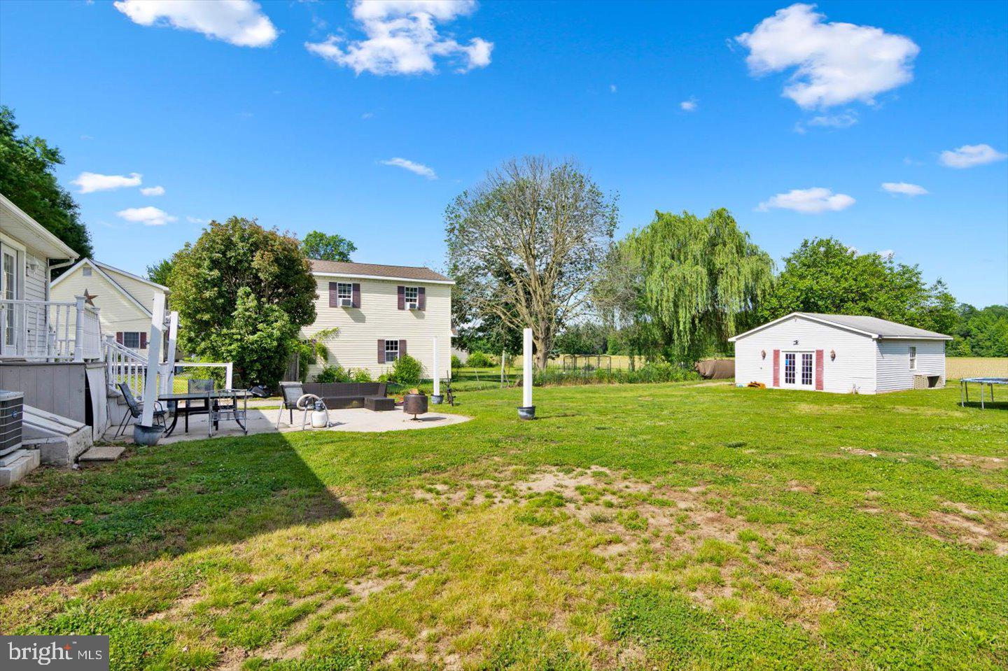 370 South Hook Road Pennsville, NJ 08070 - Photo 23 of 31 Spacious yard with serene surroundings.