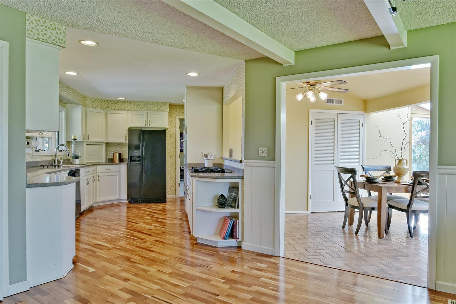 2948 Hillcrest Road Medford, OR 97504 - Photo 14 of 35 Additional Photo