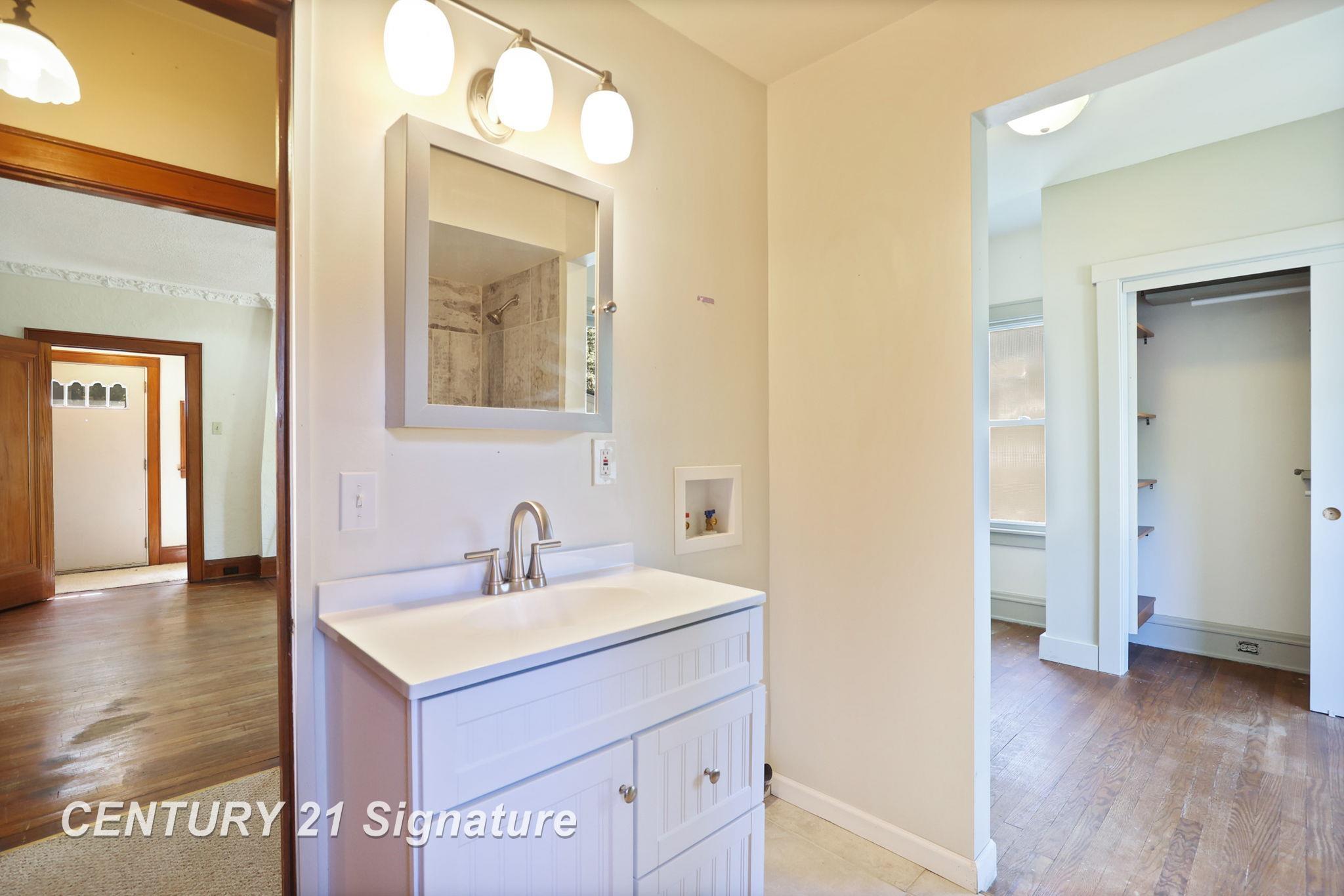 1713 9th Street Bay City, MI 48708 - Photo 19 of 45 50188261-b8f59761-66fe-4921-adb8-abd0b68656e1.JPG