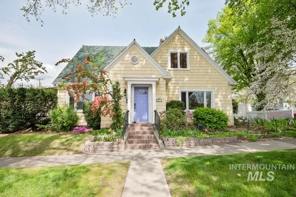 $425,000 | 221 7th Avenue, Lewiston, ID 83501