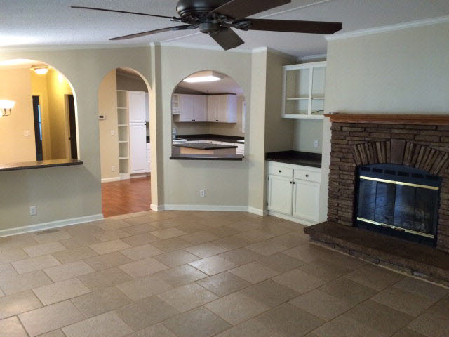 9370 Brighton Avenue Elberta, AL 36530 - Photo 5 of 14 Living Room