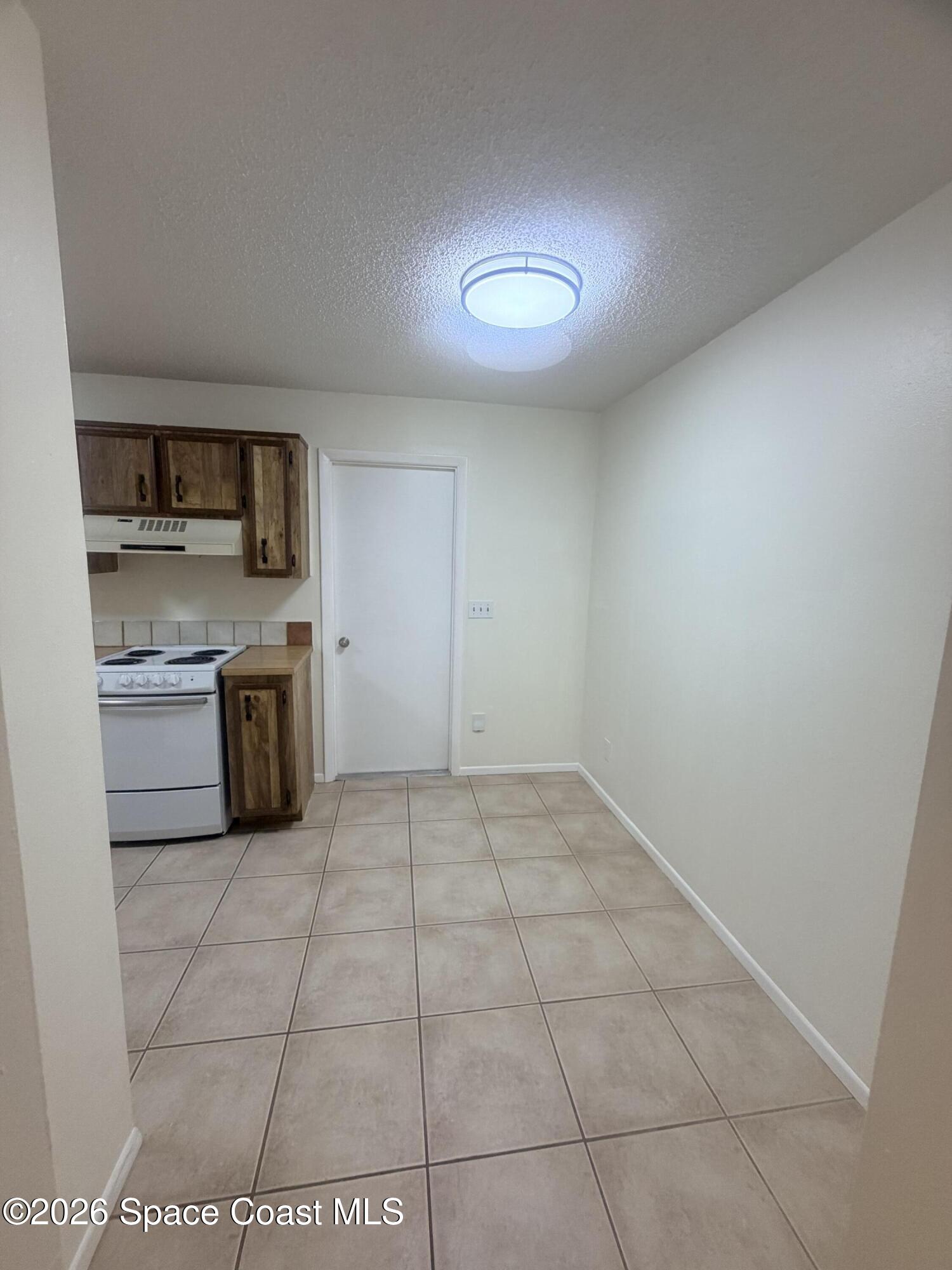 36 Elton Street, Unit B Melbourne, FL 32935 - Photo 6 of 13 Dining area