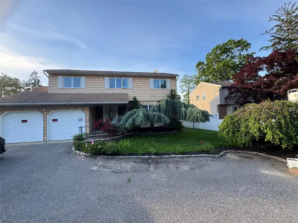 $5,400 | 639 Townline Road, Hauppauge, NY 11788