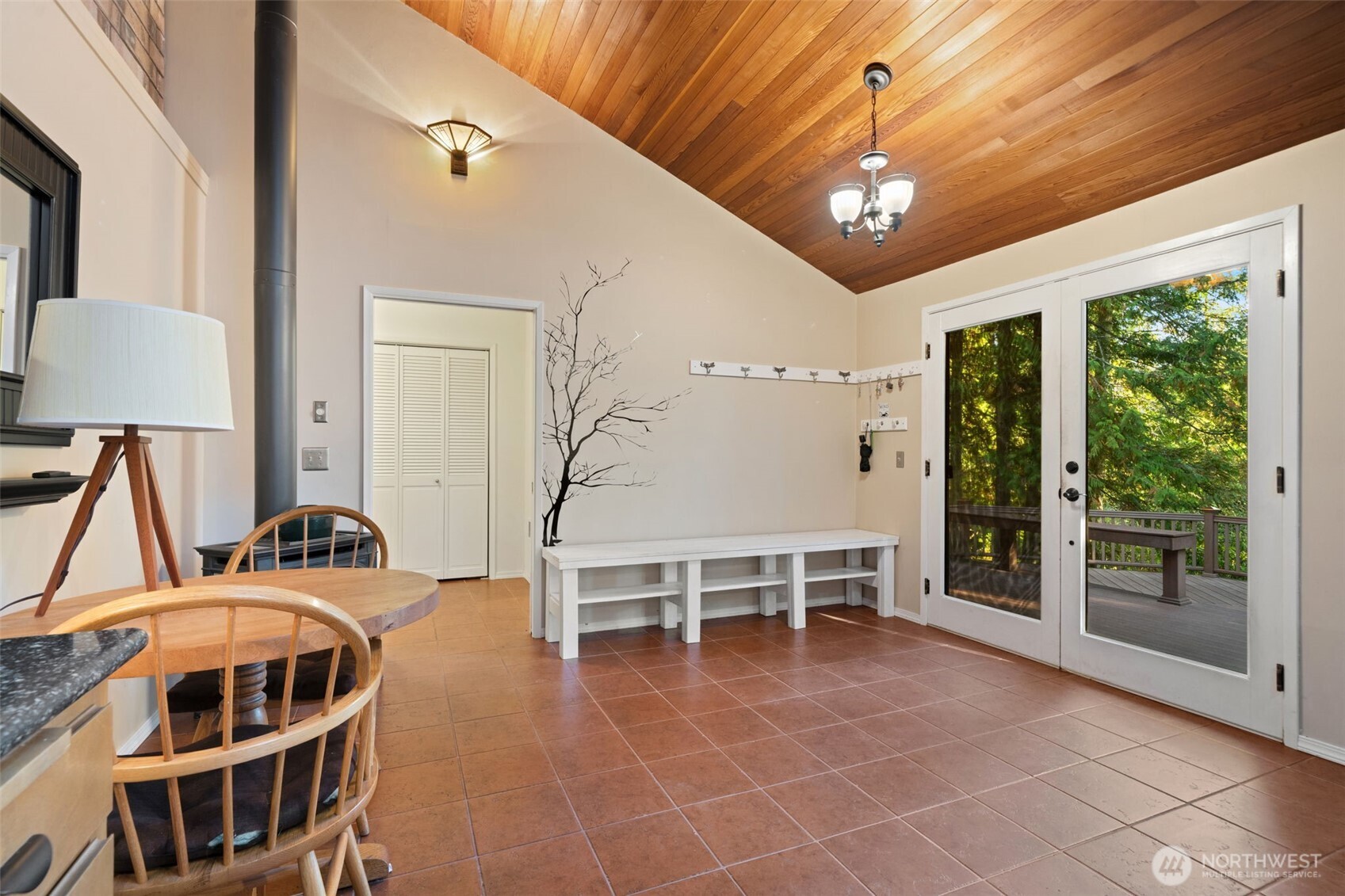 338 Fern Road Port Angeles, WA 98362 - Photo 6 of 34 Gallery Image 6