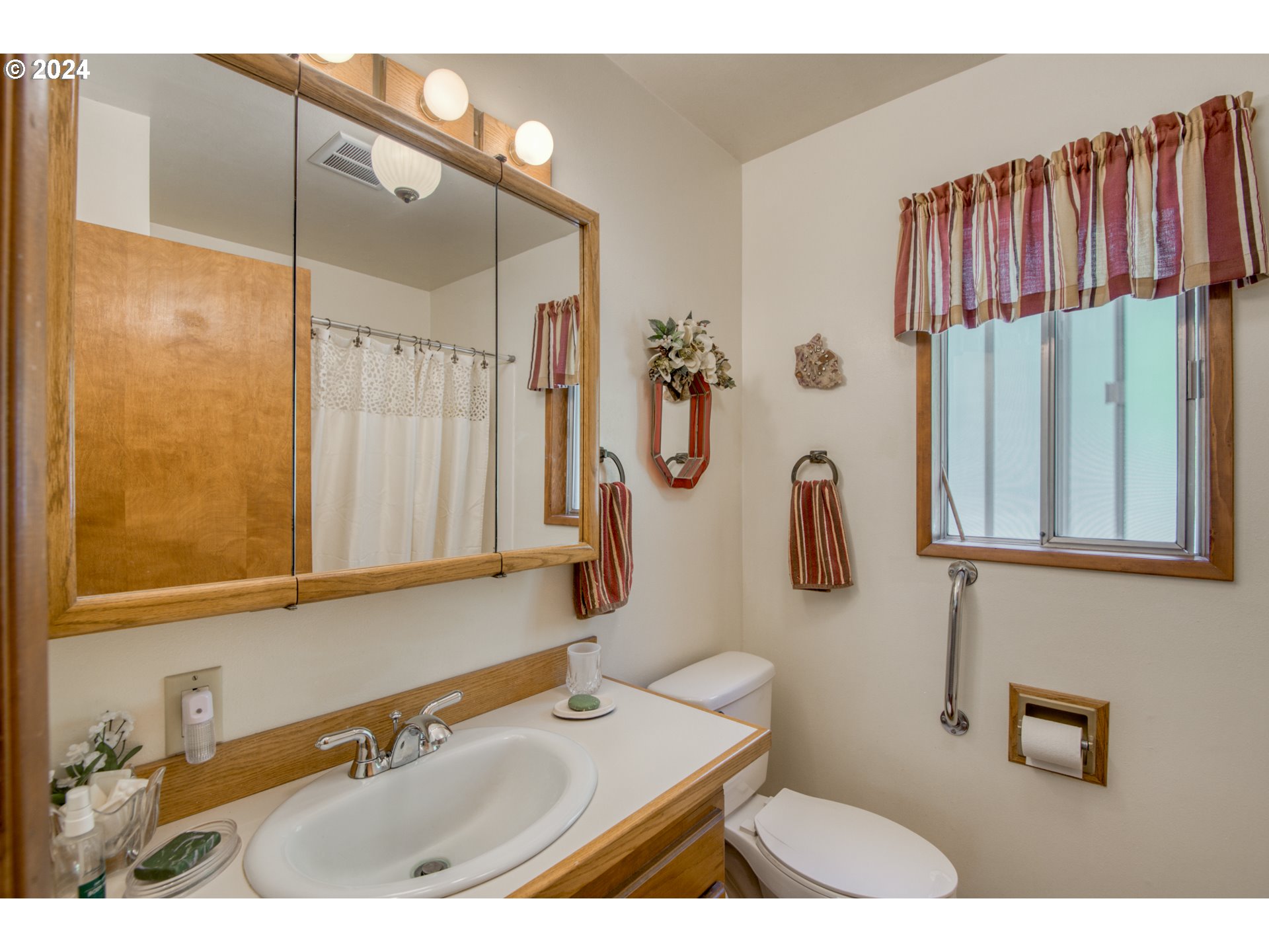 20125 South Lower Highland Road Beavercreek, OR 97004 - Photo 17 of 48 Gallery Image 17