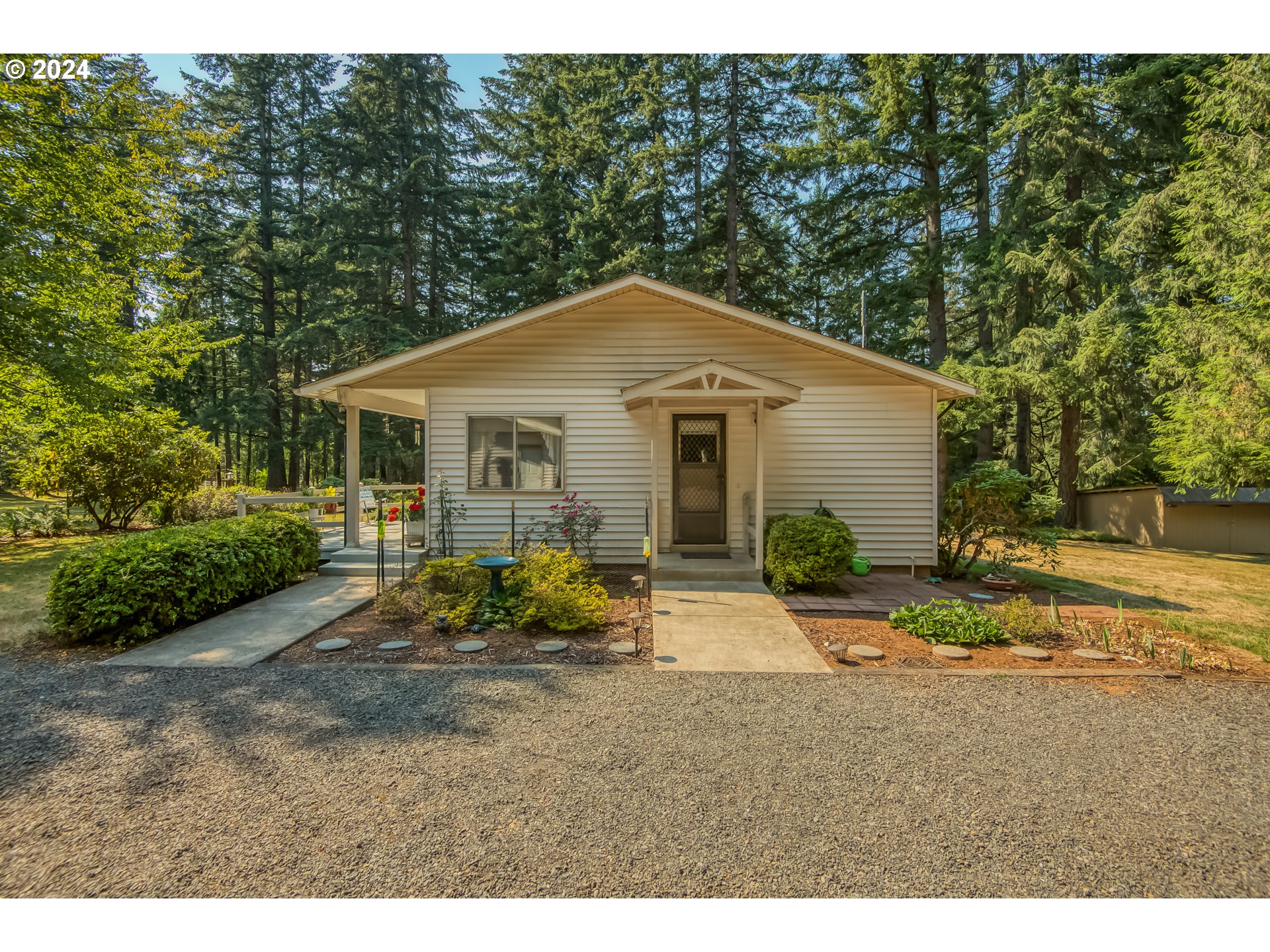 20125 South Lower Highland Road Beavercreek, OR 97004 - Photo 3 of 48 Gallery Image 3