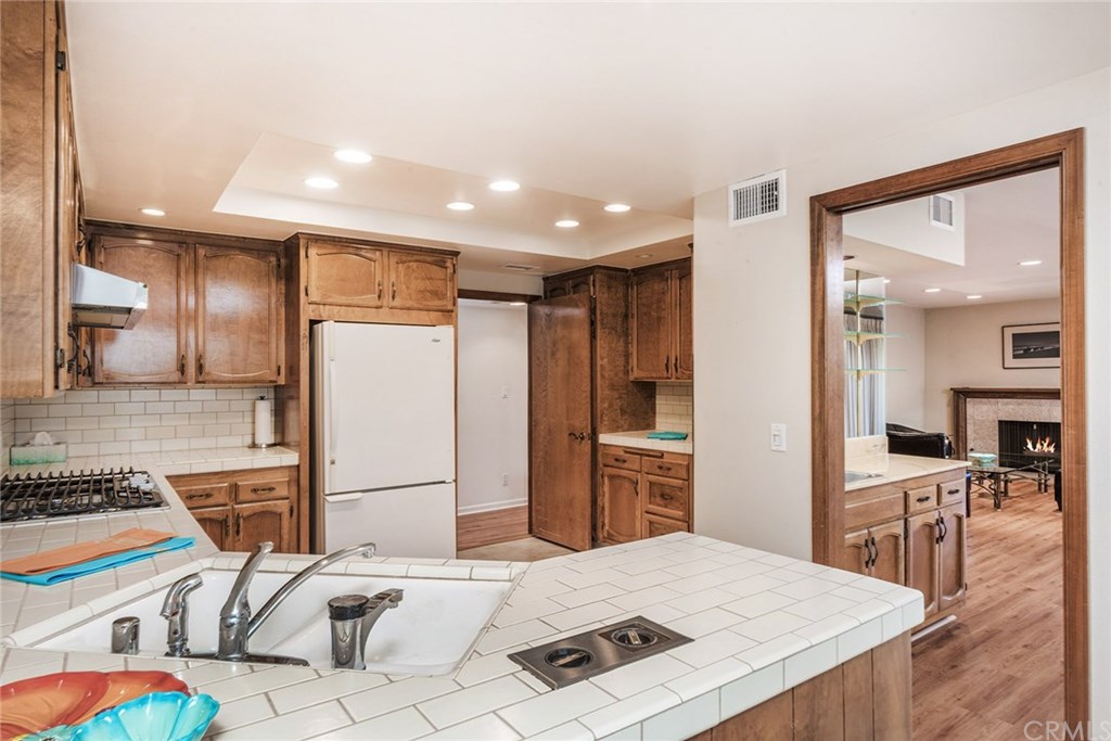 6352 Riviera Circle Long Beach, CA 90815 - Photo 16 of 31 Gallery Image 16