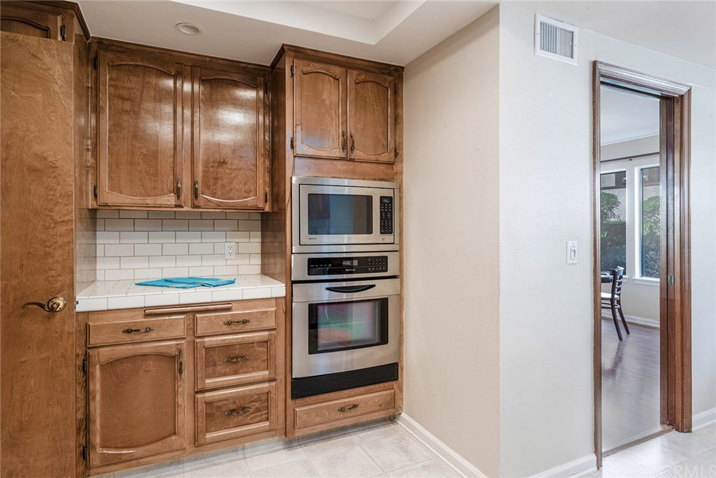 6352 Riviera Circle Long Beach, CA 90815 - Photo 17 of 31 Gallery Image 17