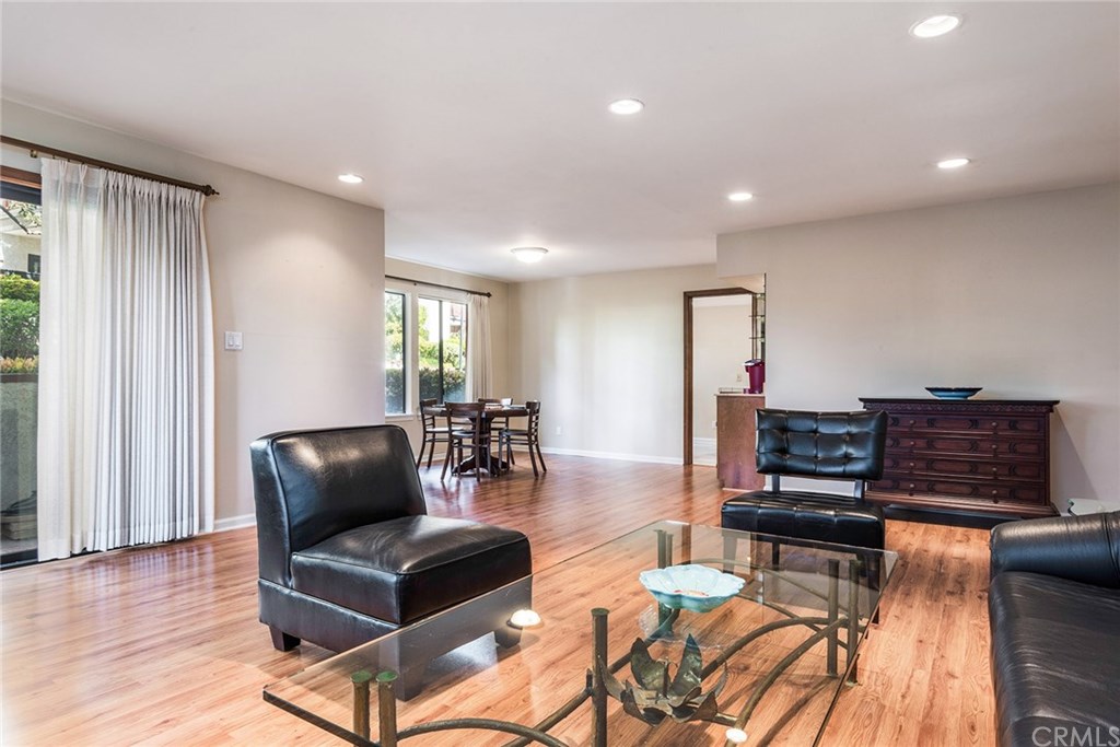 6352 Riviera Circle Long Beach, CA 90815 - Photo 3 of 31 Gallery Image 3