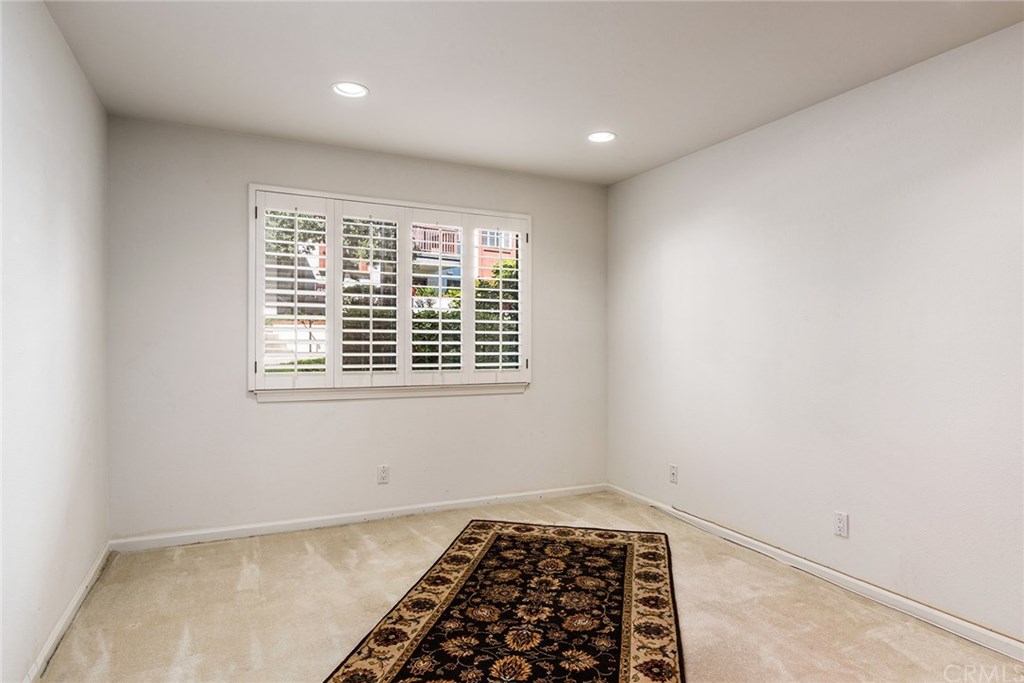 6352 Riviera Circle Long Beach, CA 90815 - Photo 21 of 31 Gallery Image 21