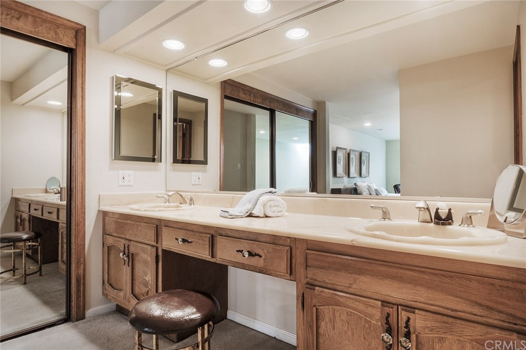 6352 Riviera Circle Long Beach, CA 90815 - Photo 24 of 31 Gallery Image 24
