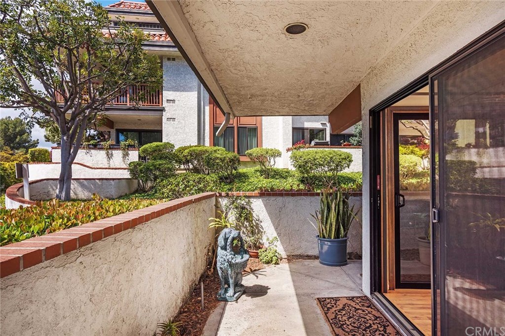 6352 Riviera Circle Long Beach, CA 90815 - Photo 29 of 31 Gallery Image 29